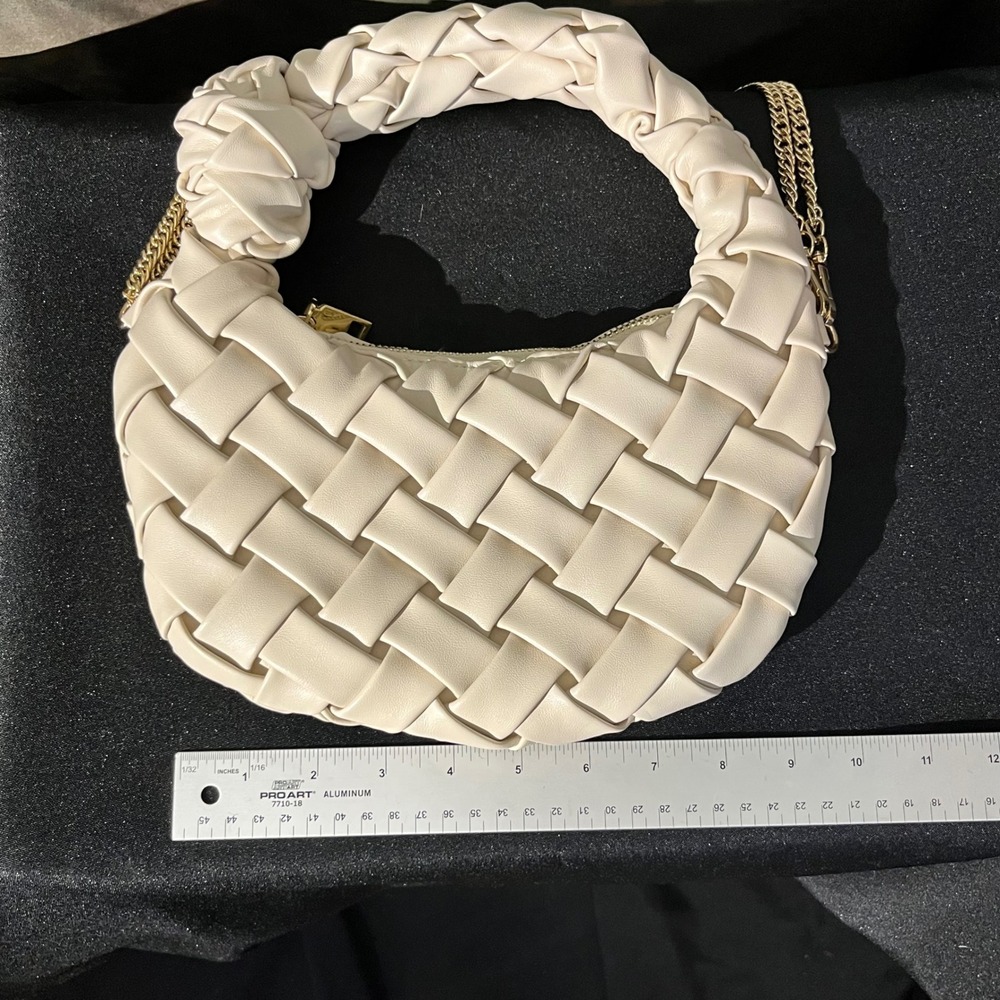 Urban Expressions Cream Woven Knot Handle Shoulder Bag Gold Chain Crossbody - Picture 11 of 12